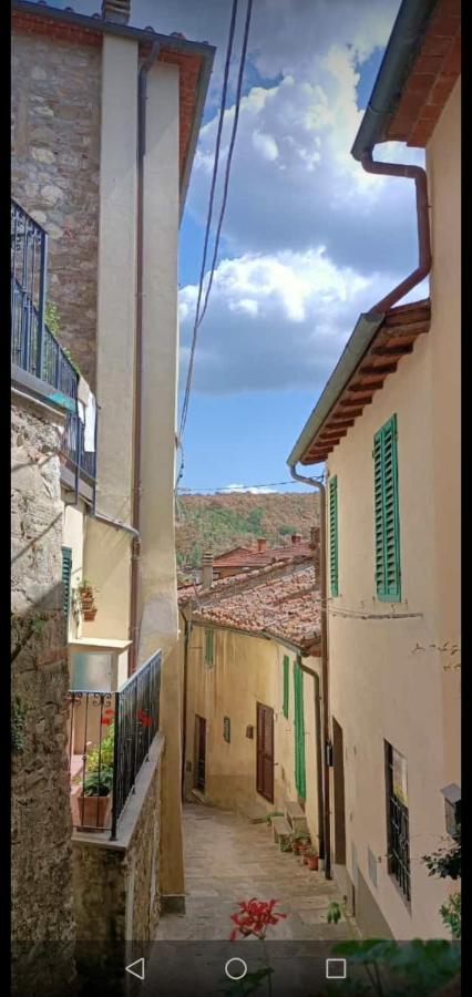 Casa Vacanze Vicolo della Luna Ambra Esterno foto